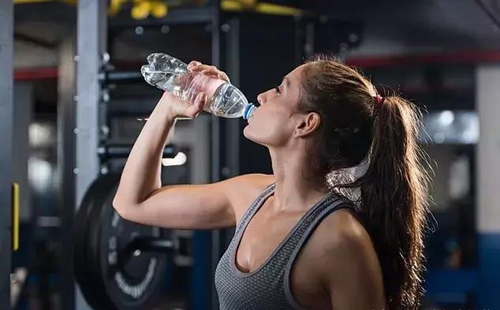 科學家確認人體已被微塑料污染，污染源不僅是海洋